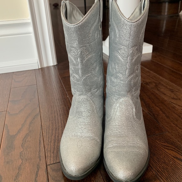 Tucker & Tate girls cowboy boots (size 2) - Picture 2 of 8